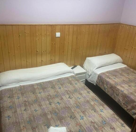 Номер Стандарт, Lf Habitación Familiar Con Balcón Y Baño Privado   No Fumadores   Sin Ascensor