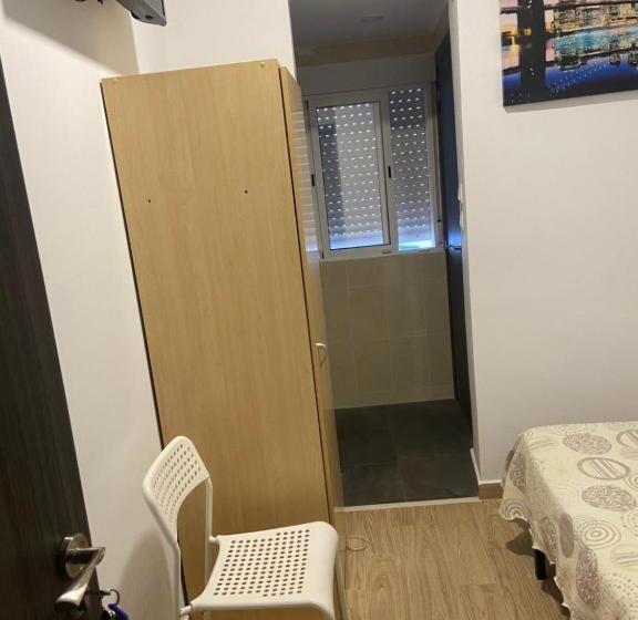 Номер Basic, Lf Habitación Familiar Con Balcón Y Baño Privado   No Fumadores   Sin Ascensor
