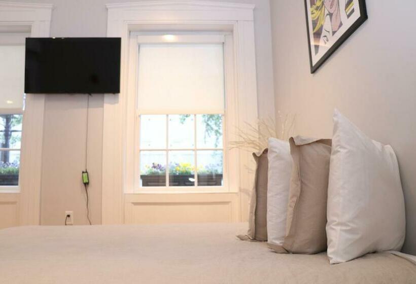 Студия Стандарт, Downtown Beacon Hill, Convenient, Comfy Studio #1