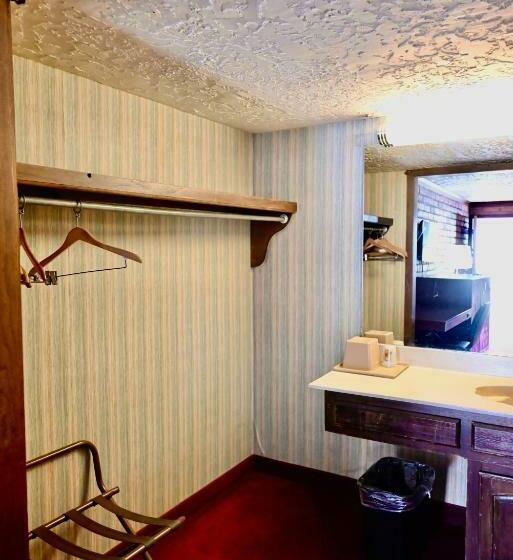 חדר סטנדרט עם מיטת קינג, Rittiman Inn And Suites