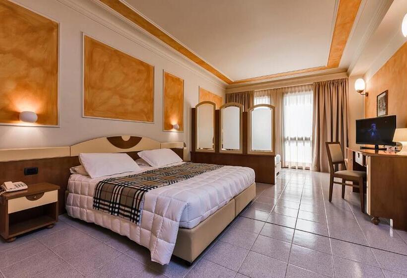 Номер Стандарт Трехместный, Albergo Papillon