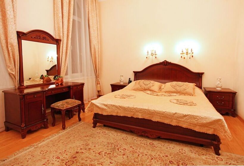 سوییت جونیور, Ekaterina