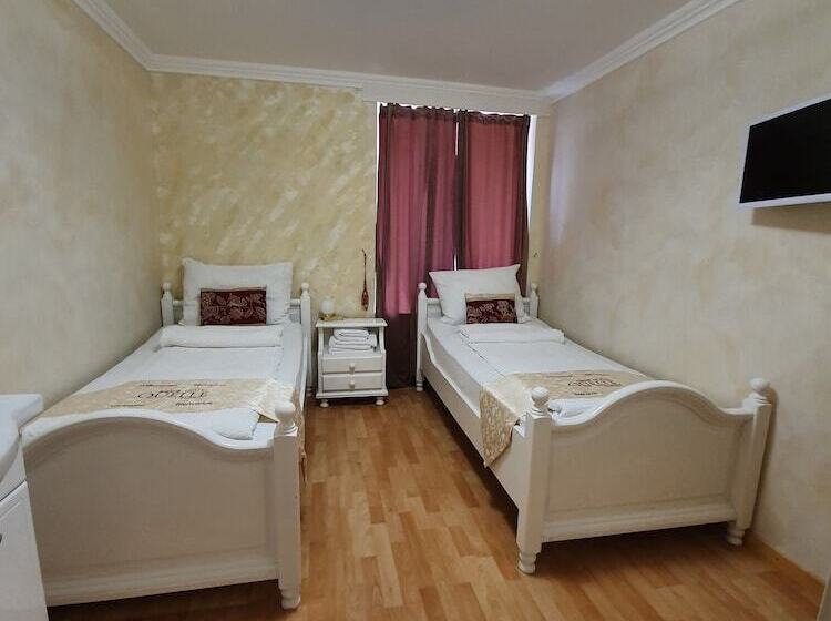 اتاق خانوادگی, Esos Hotel Quelle