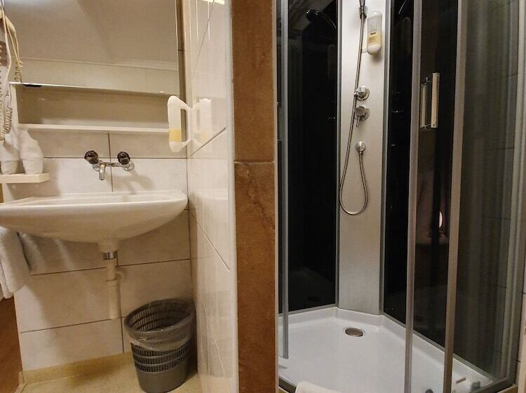 اتاق اکونومی, Esos Hotel Quelle