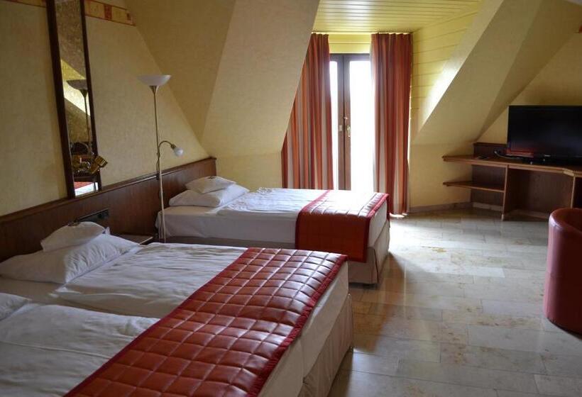 Номер Стандарт Трехместный, Flair Park Hotel Ilshofen