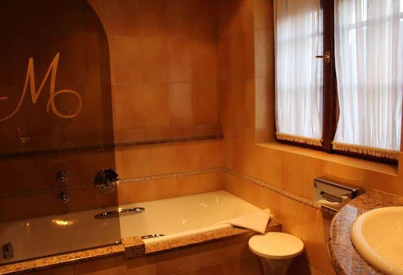 Номер Стандарт Трехместный, Hôtel Le Mittelwihr