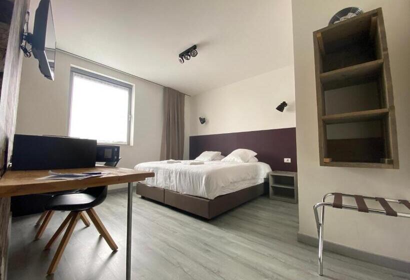 Номер Стандарт, O Ieper