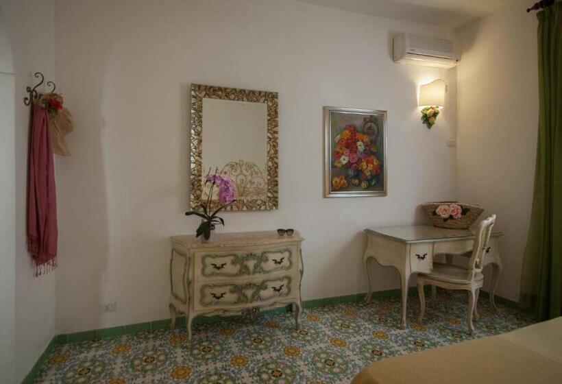 Четырехместный Номер Классик, Semiramis Hotel De Charme & Pools