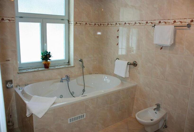 Трехместный Номер Классика, Parkhotel Waldschlösschen