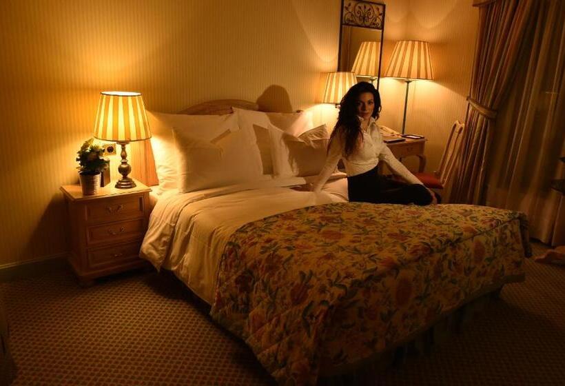 Deluxe Room Golf View, Grand Hotel Du Golf & Palace