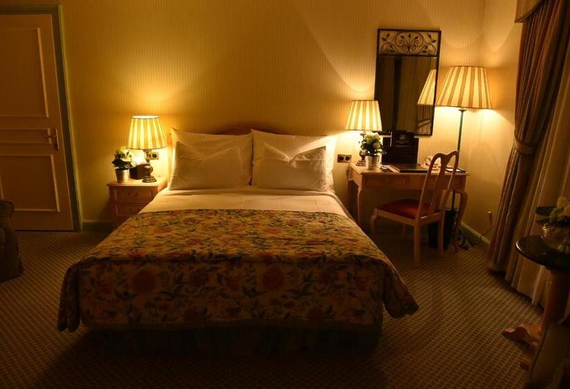 Deluxe Room Golf View, Grand Hotel Du Golf & Palace