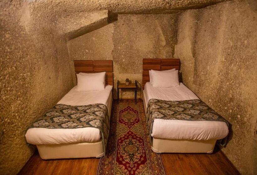 اتاق لوکس خانوادگی, Divan Cave House