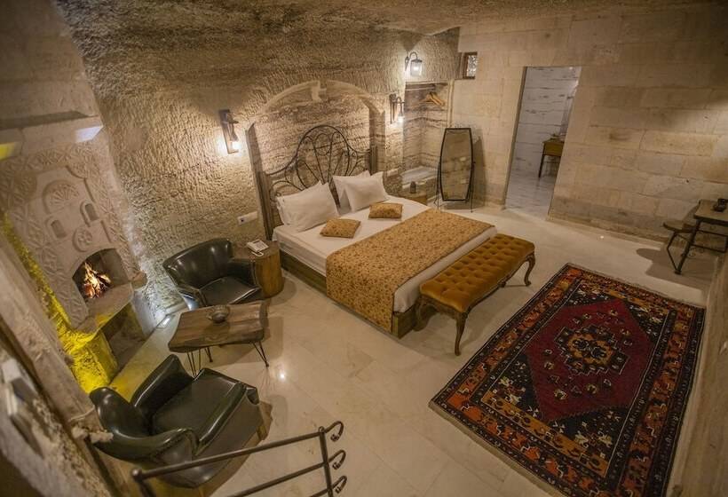 سوییت, Divan Cave House