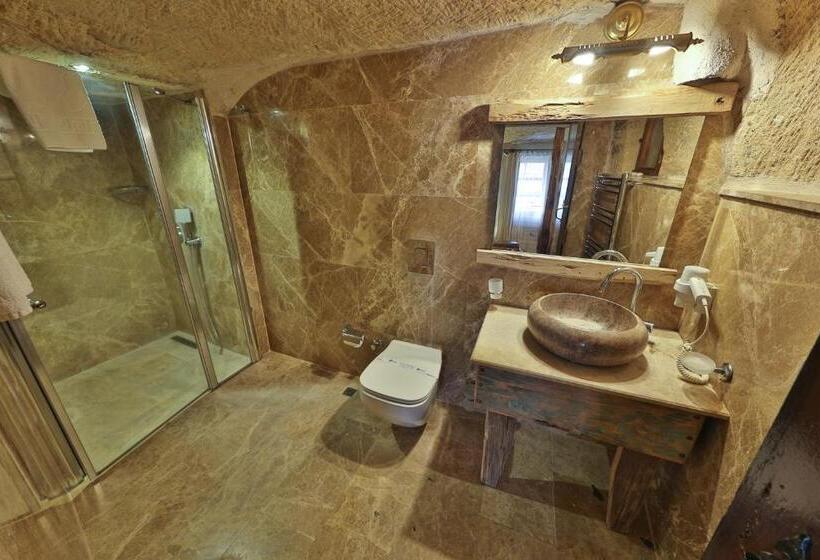 اتاق لوکس خانوادگی, Divan Cave House