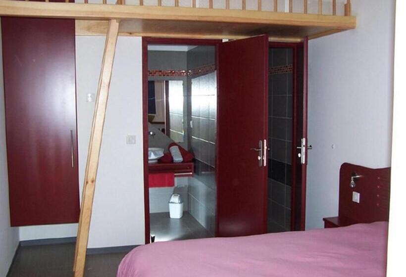 Четырехместный Номер Стандарт, Hôtel Le Richevaux