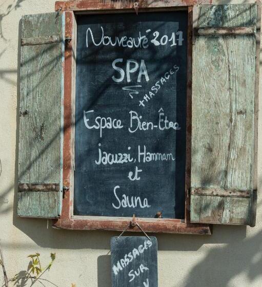 Дом 2 Спальни, Gite Des Carmes And Spa