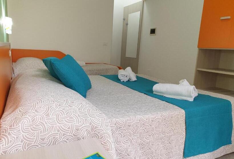 اتاق استاندارد پریمیوم سه تخته, Room And Breakfast Aloe