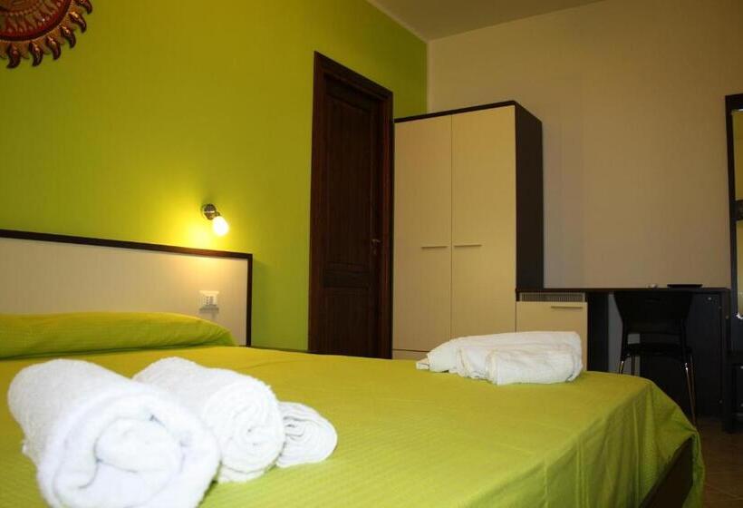 اتاق استاندارد اینتریور, Room And Breakfast Aloe