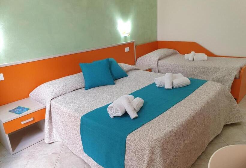 اتاق استاندارد پریمیوم سه تخته, Room And Breakfast Aloe