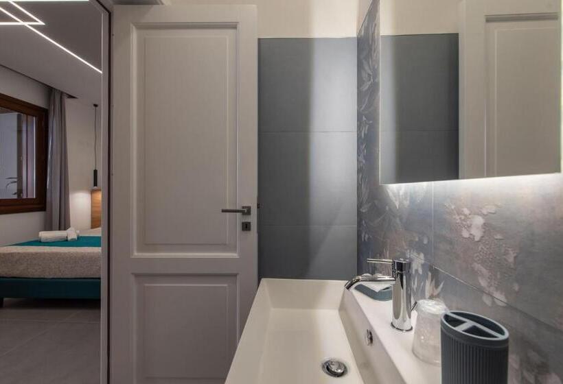 اتاق استاندارد اینتریور, Room And Breakfast Aloe