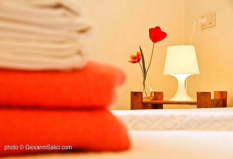 Номер Стандарт Индивидуальный, Santangela Hostel & Rooms