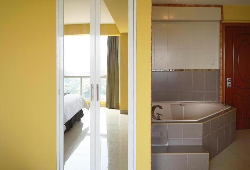 اتاق خانوادگی, Gran Mundo Hotel & Suites