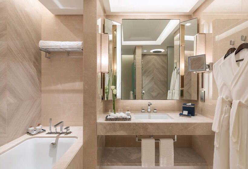 Номер Клуб Вид на Море, Taj Exotica Resort & Spa, The Palm, Dubai