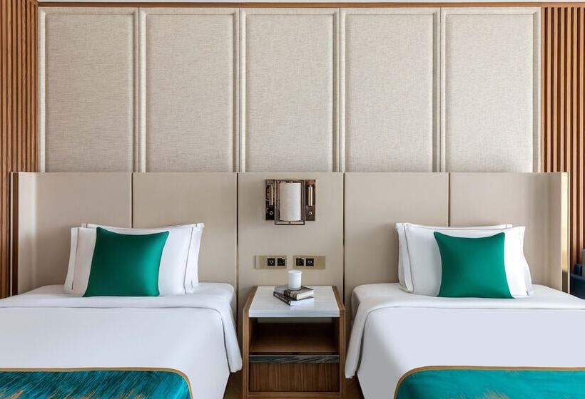 Номер Клуб Вид на Море, Taj Exotica Resort & Spa, The Palm, Dubai