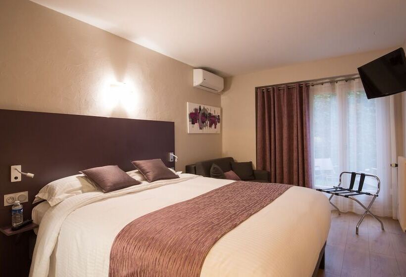 이그제큐티브 트리플, Logis Hotel Le Petit Casset