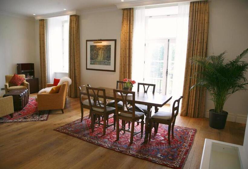 سوئیت پرزیدنت, Pädaste Manor