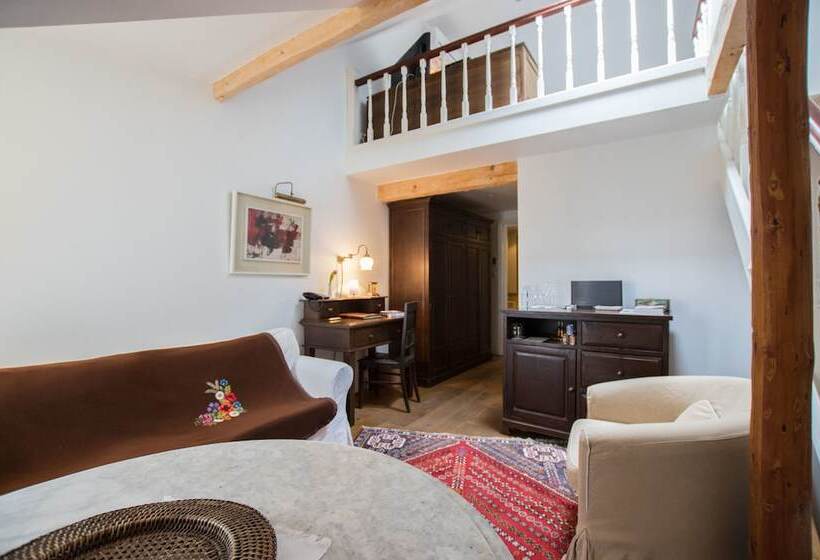سوییت جونیور, Pädaste Manor