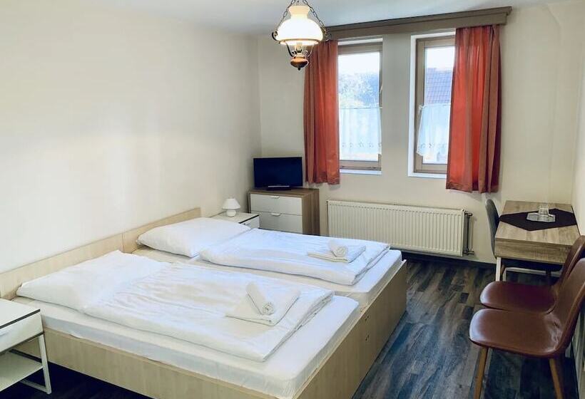 Номер Стандарт, Révész Hotel, Restaurant And Rosa Spa