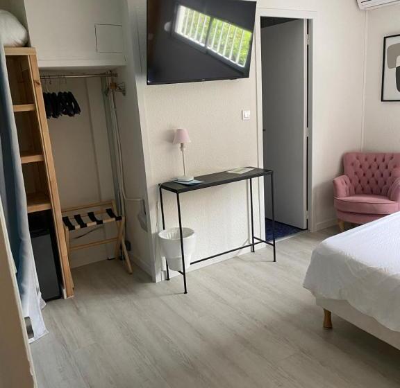 Четырехместный Номер Стандарт, Hôtel Saint Clair, Côté Plage