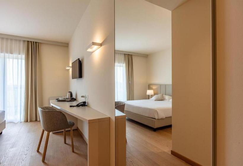 Трехместный Номер Комфорт, Leonardo Hotel Lago Di Garda   Wellness And Spa