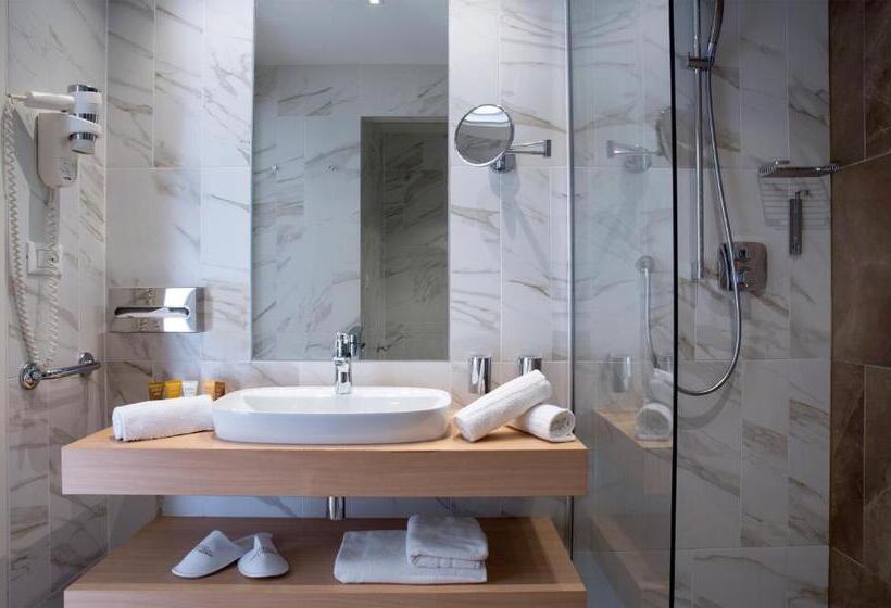 Трехместный Номер Deluxe, Leonardo Hotel Lago Di Garda   Wellness And Spa