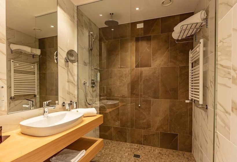 Номер Deluxe, Leonardo Hotel Lago Di Garda   Wellness And Spa