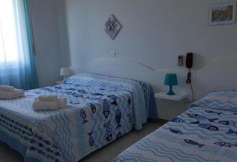اتاق کلاسیک سه تخته, Villa Italia