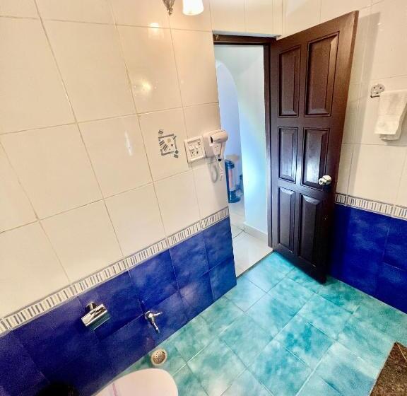 اتاق استاندارد با تخت بزرگ, Sea Hawk Hill Resort A Luxury Boutique Resort, 20 Km From Nainital