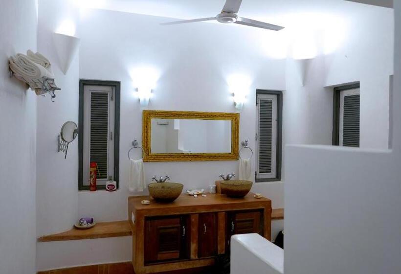 اتاق سوپریور با تخت بزرگ, Sur La Mer