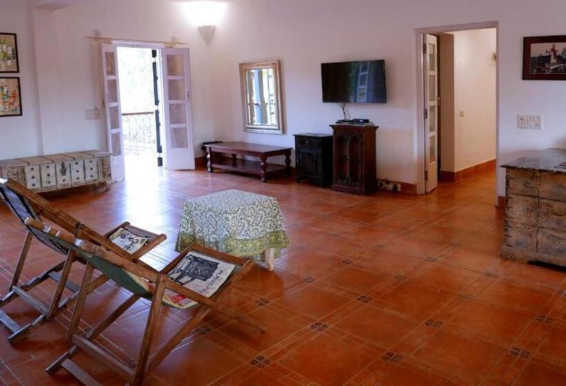 اتاق سوپریور با تخت بزرگ, Sur La Mer