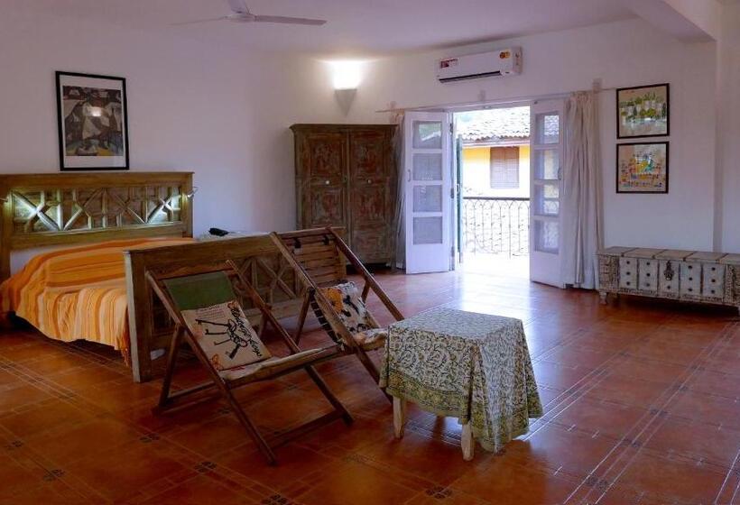 اتاق سوپریور با تخت بزرگ, Sur La Mer