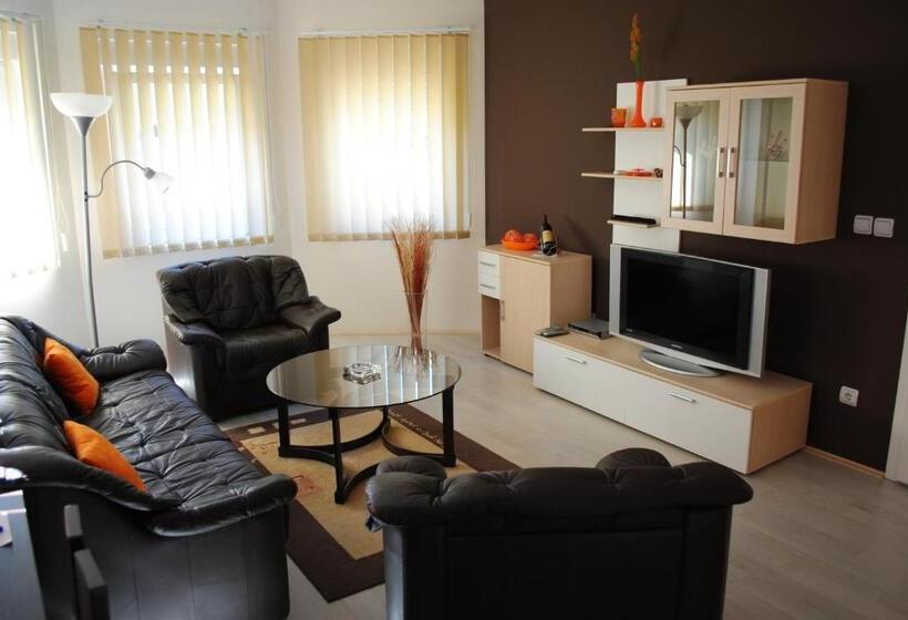 آپارتمان 1 خوابه, Vila Delux