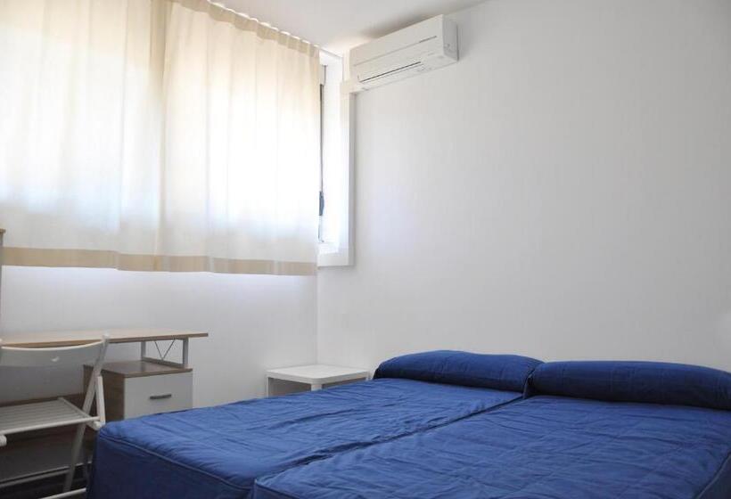 带3个卧室的公寓, Residencia Universitaria Campus De Montilivi