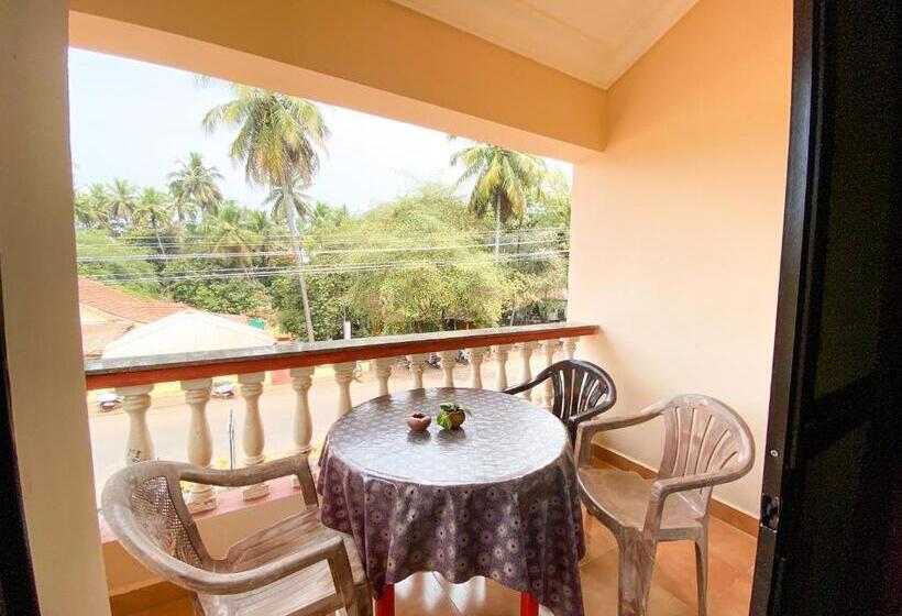带阳台的豪华间, Nomadgao Vila Nova   Comfort, Great Views, Fast Wifi & Interesting People