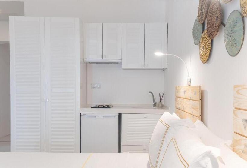 Deluxe Trippelrum, Yasos Suites