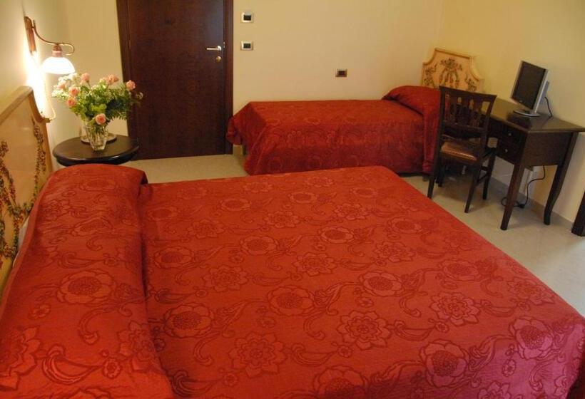 Трехместный Номер Deluxe, Garibaldi Relais