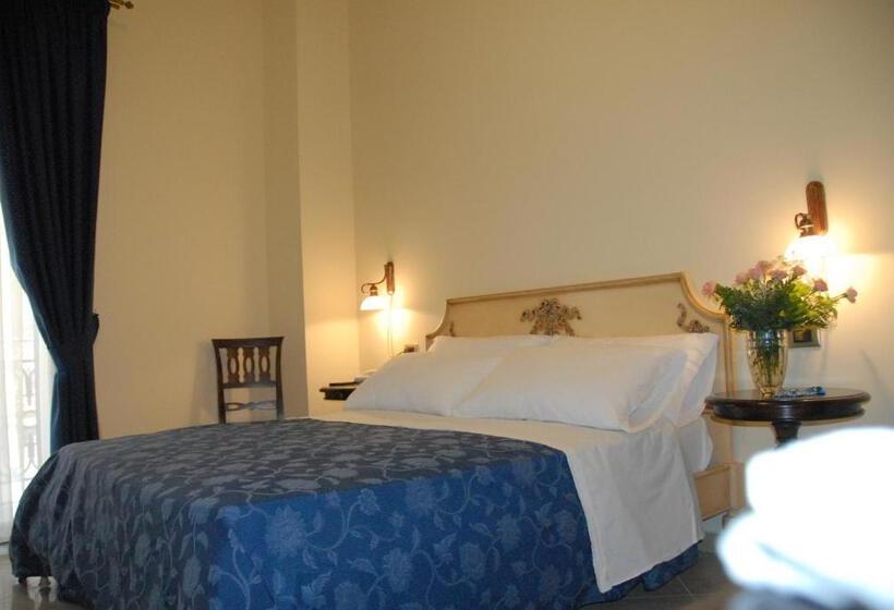 Номер Deluxe с Балконом, Garibaldi Relais