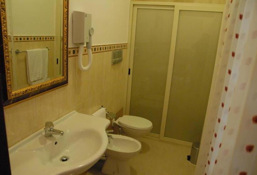 Трехместный Номер Комфорт, Garibaldi Relais