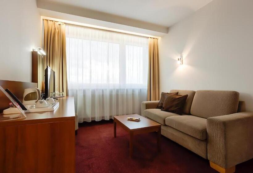 Suite Familiar, Janosik