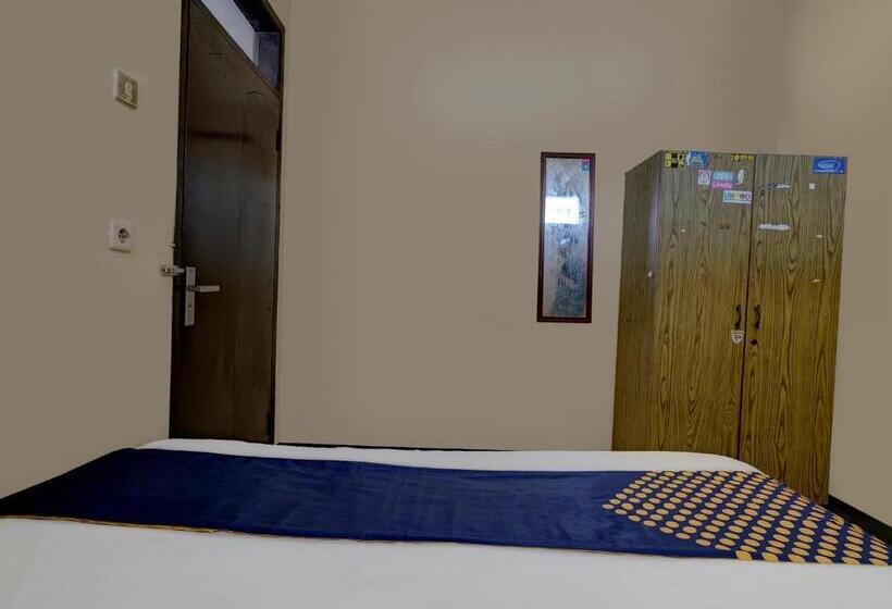 Номер Economy, Spot On 91116 Pelangi Residence Syariah